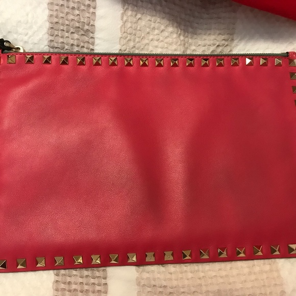 🎇Host Pick!!!😍 Authentic Valentino Rockstud Clutch Bag - Red - Picture 4 of 8